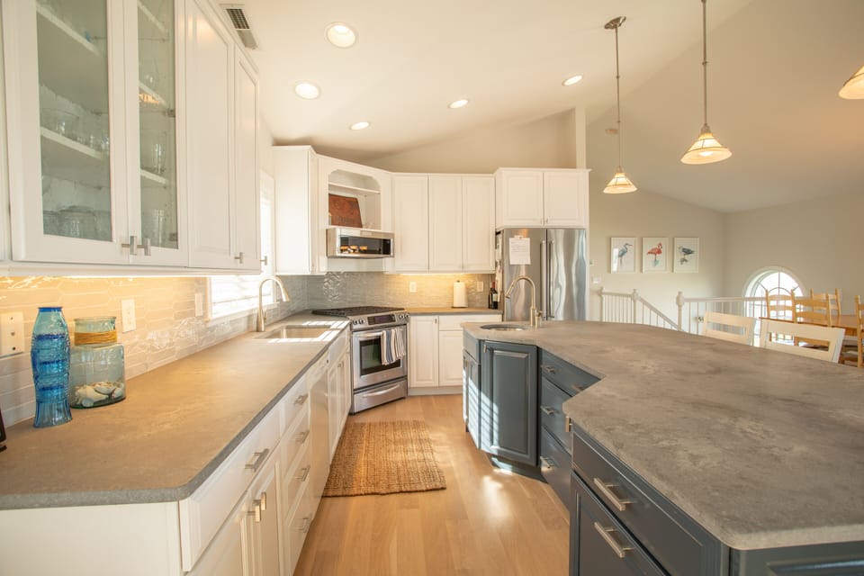 Kitchen and Island 