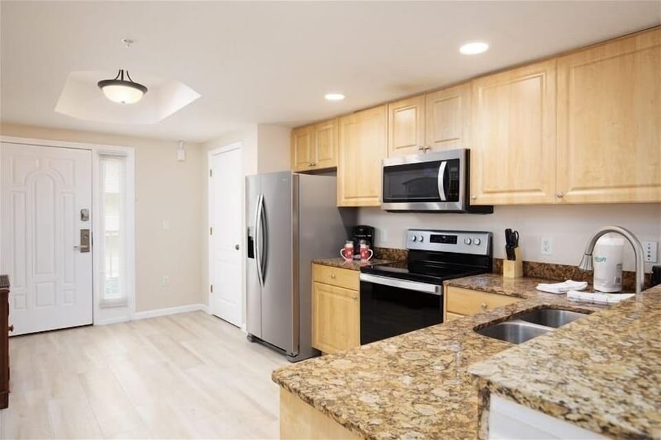 Front entrance to kitchen