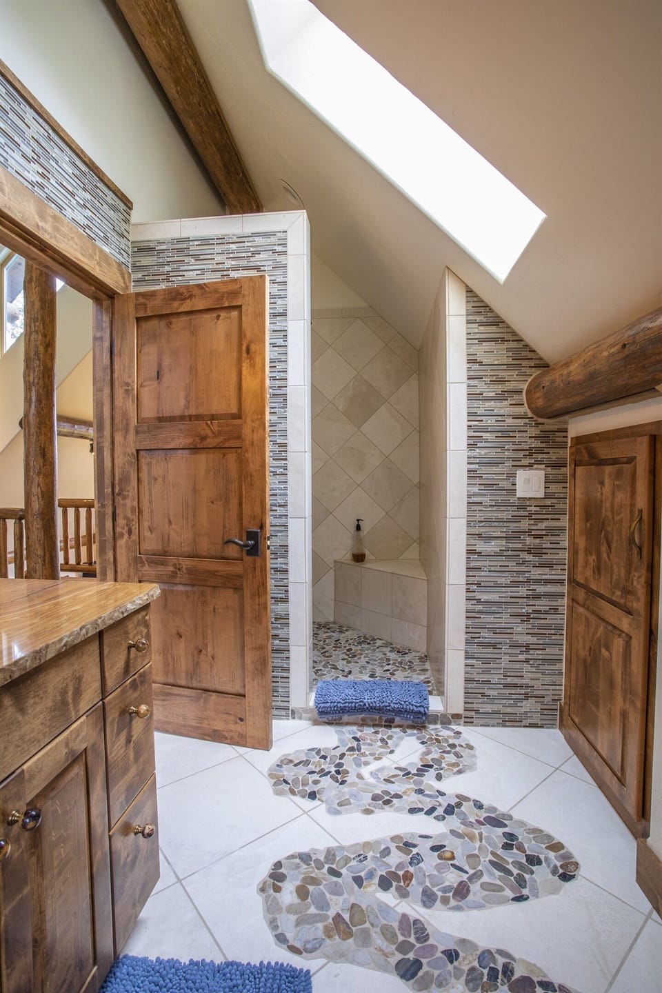 En suite bathroom, attached to the lofted king suite