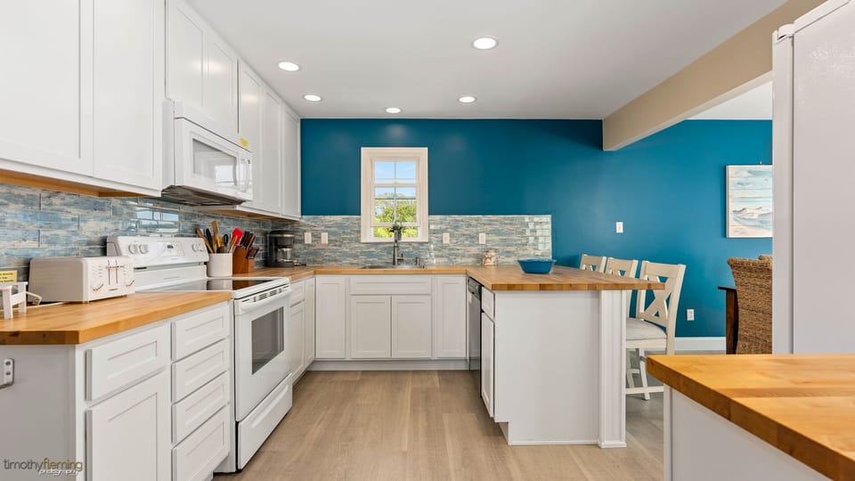 Fully Stocked Kitchen.