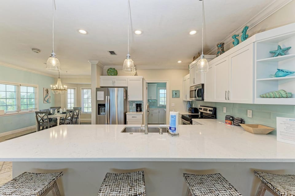 South Beach Village 111 Kitchen (5)