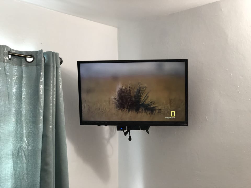 All rooms count with TV and DirecTV programming. 
