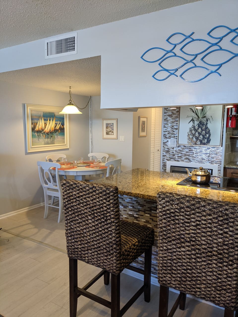 counter seating for 2