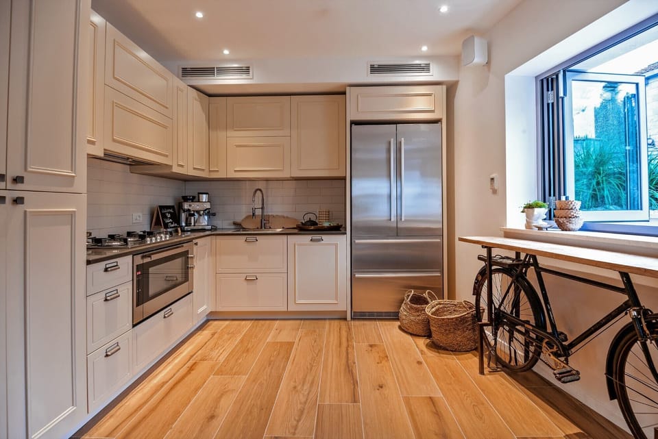 Fully equipped kitchen of a luxury villa Brač for rent and vacation in Sumartin