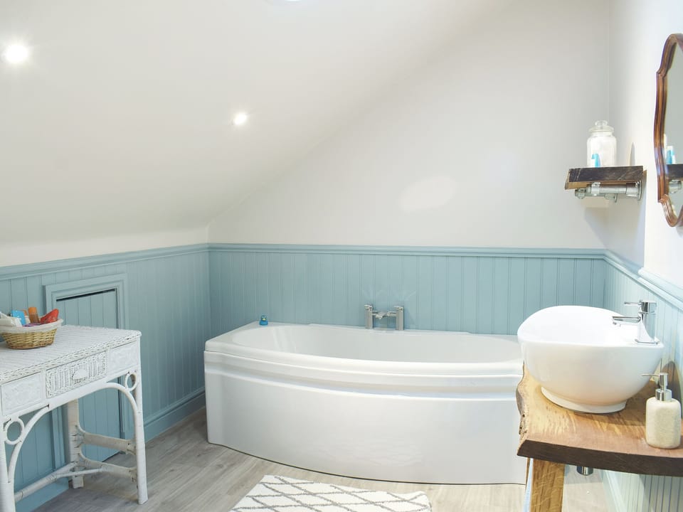 Bathroom | Glen Rosa, Ayr