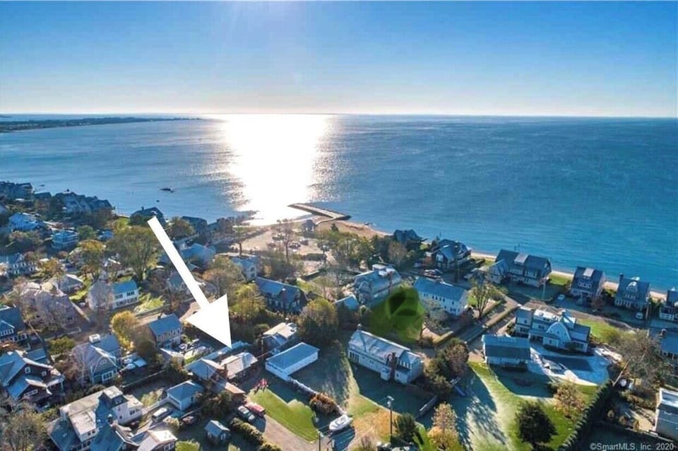 Less than 2 min walk to private town beach - East Wharf beach