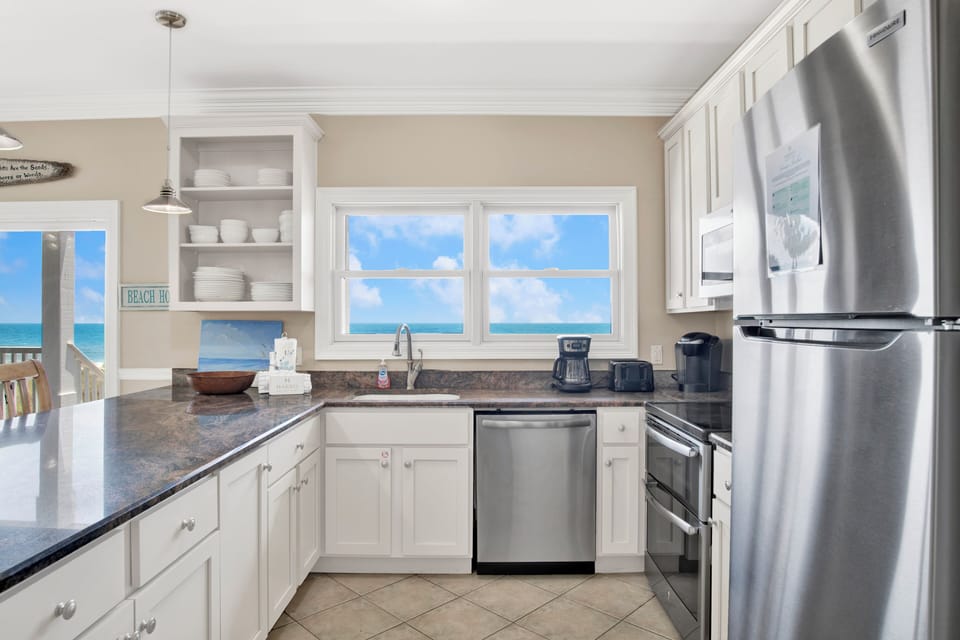 West of Eden (East) - offers a fully equipped kitchen