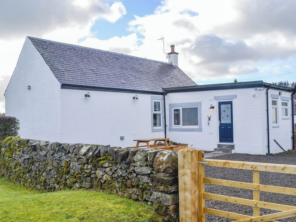 Sitting-out-area | Broomlands Cottage, Beattock, near Moffatt