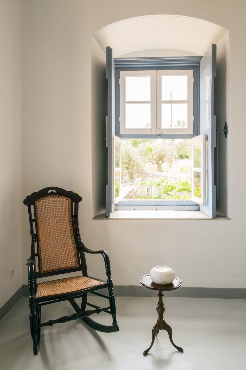 Rocking chair in twin room
