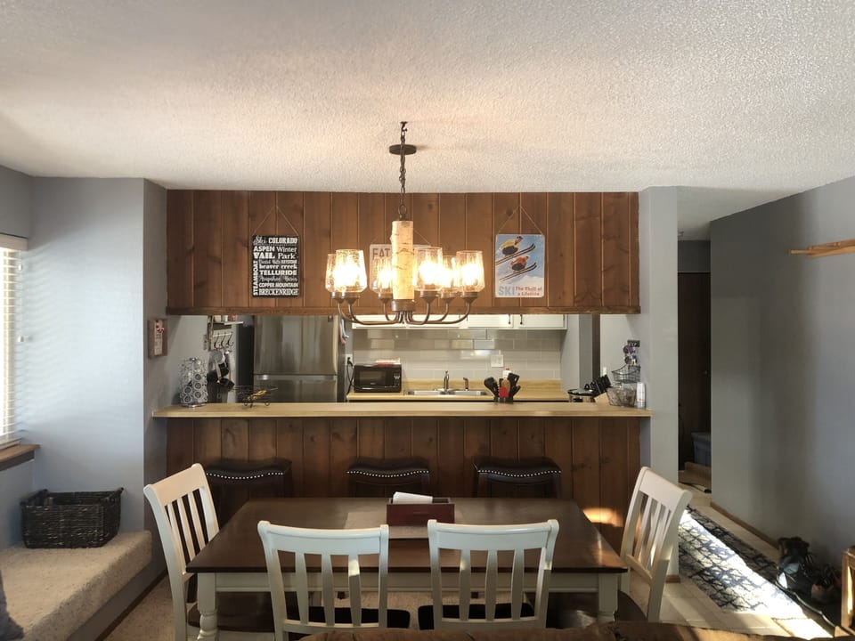 Dining/Kitchen