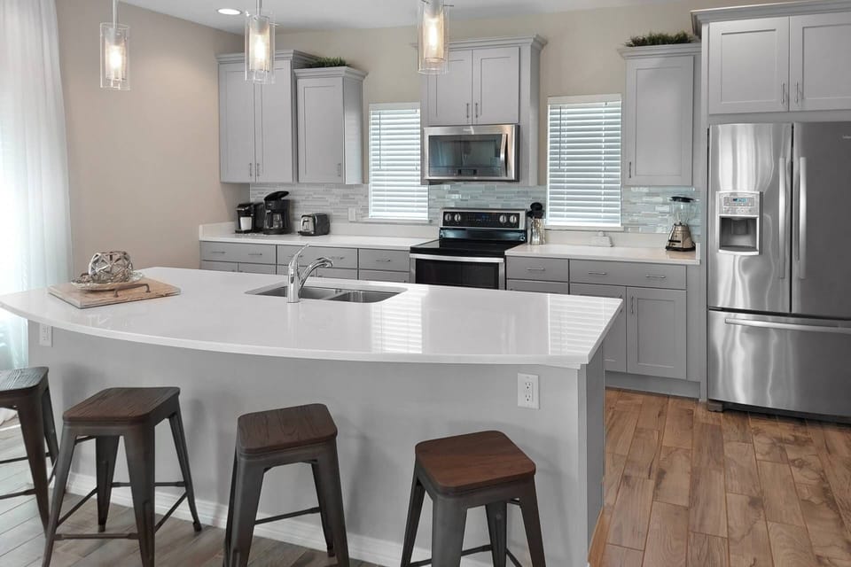 Pull up a bar stool after a day at the beach for an afternoon snack