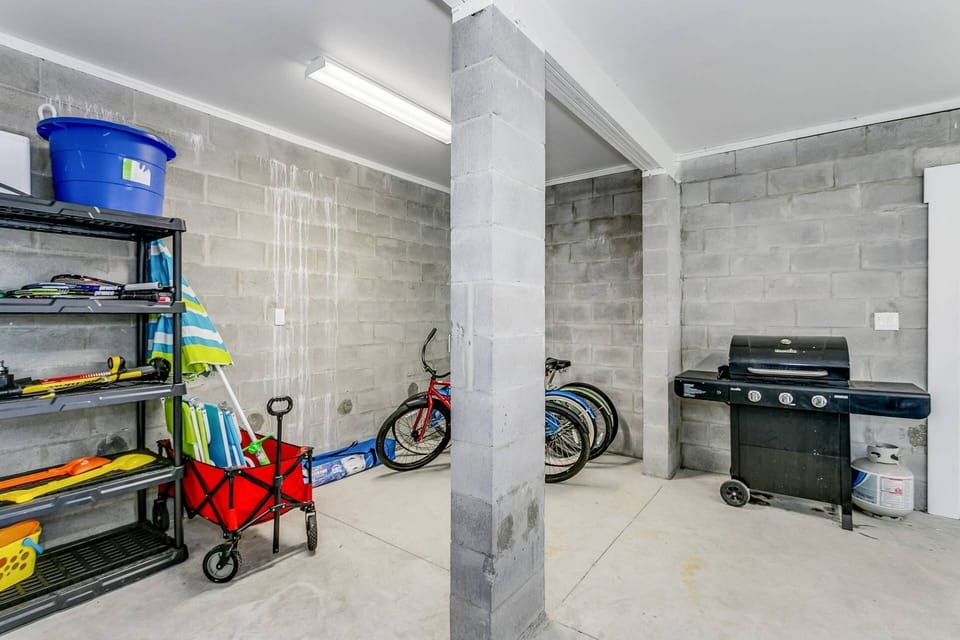 Beach toys, chairs, umbrella, bikes and propane grill all available to use during your stay.