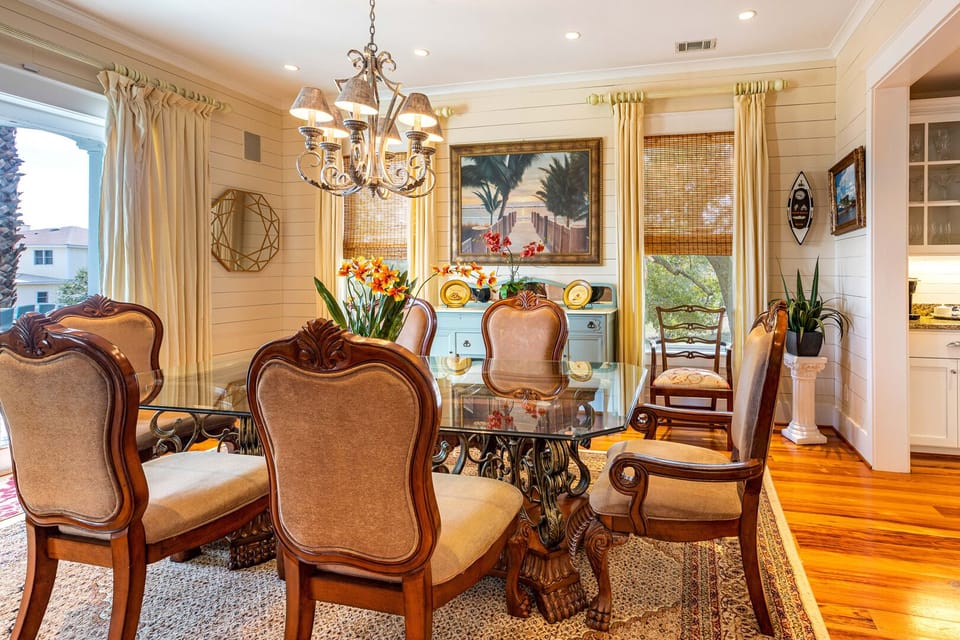 Middle floor extra dining space