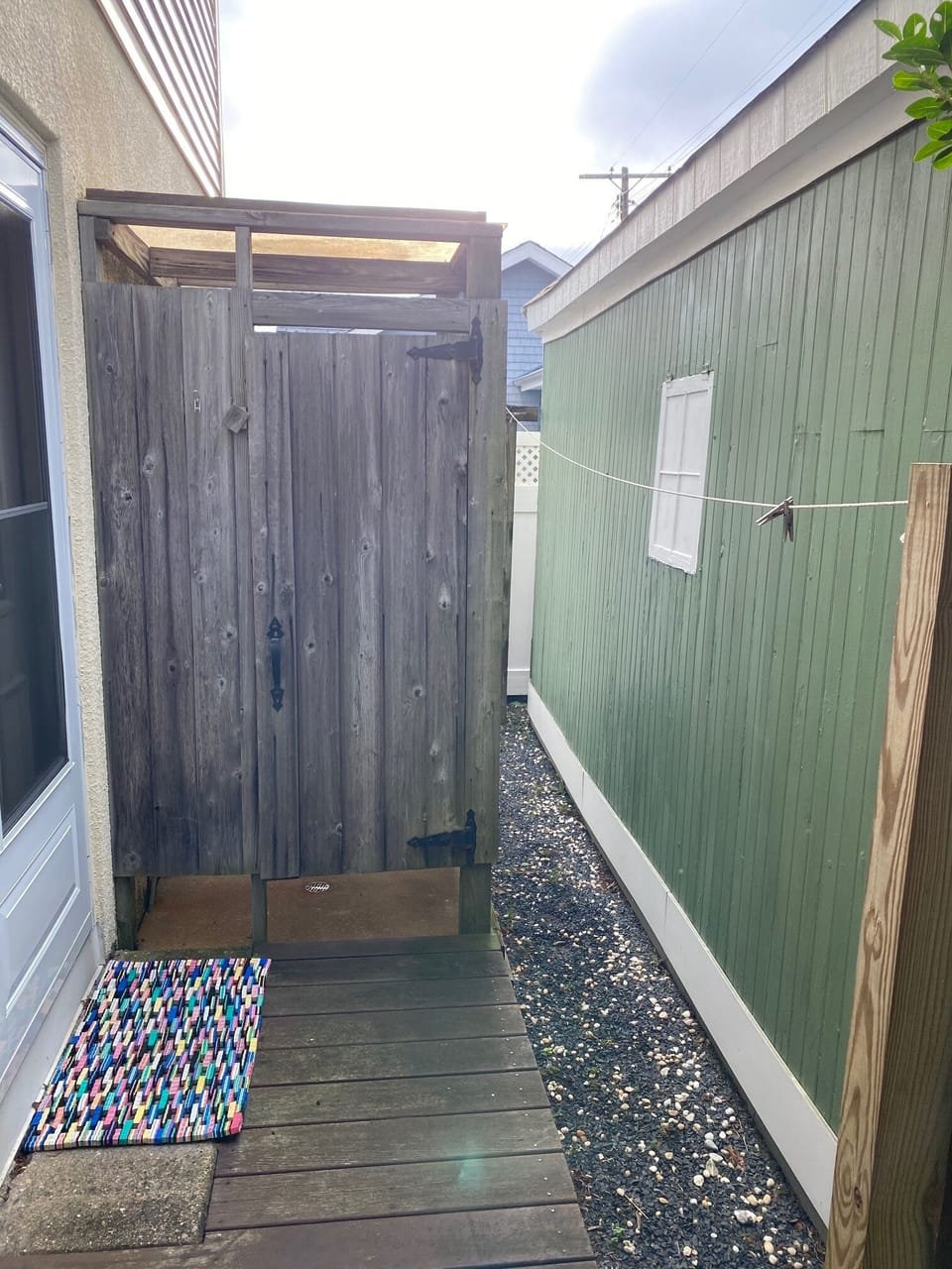 Outside shower - everyone's favorite!