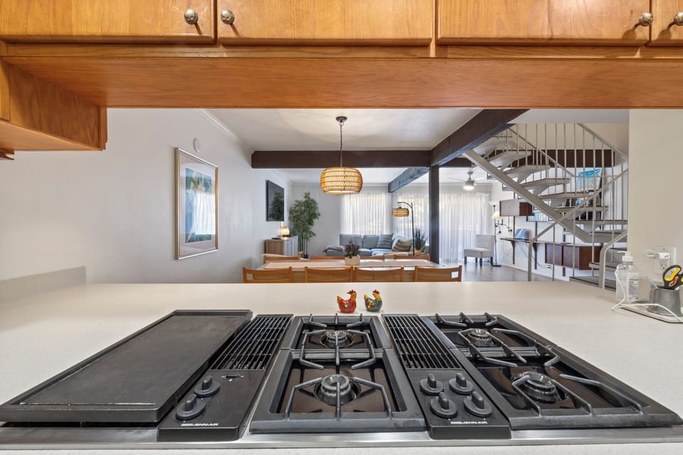 11 Canyon Terrace - Over Kitchen Counter