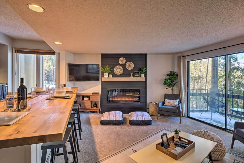 Living Room | Smart TV