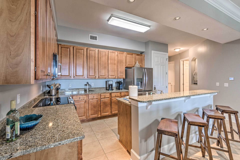 Fully Equipped Kitchen | Granite Countertops | 2 Coffee Makers
