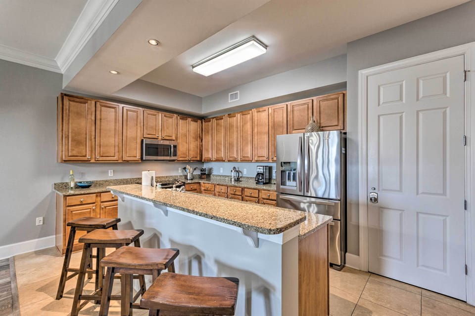 Fully Equipped Kitchen | Complimentary Spices | Breakfast Bar