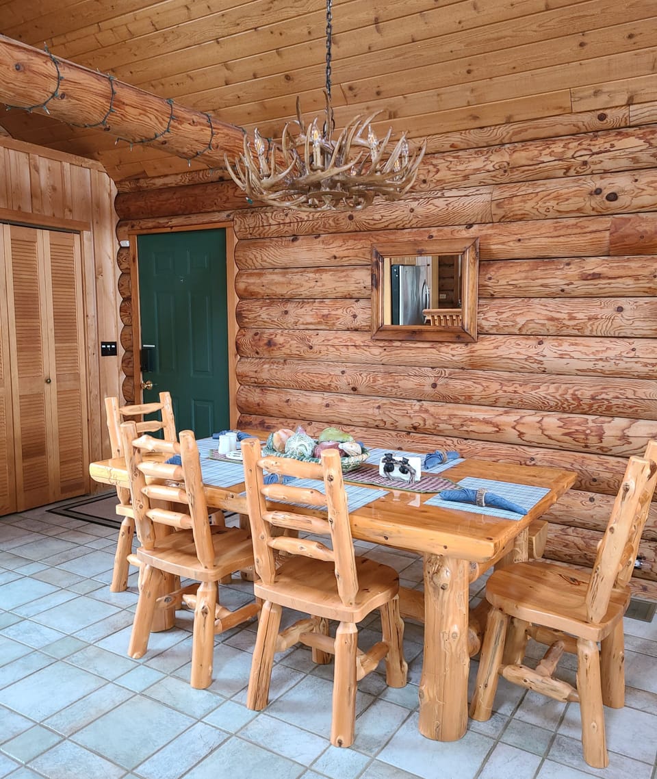 Dining Room Table seats 6 plus 3 kitchen bar stools