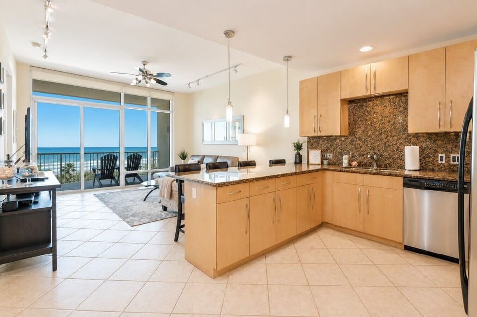 Kitchen/Dining Are