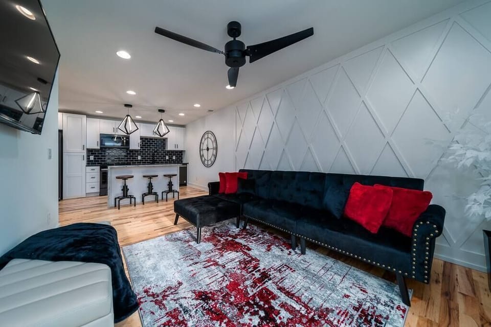 3rd Level Entertainment Room
