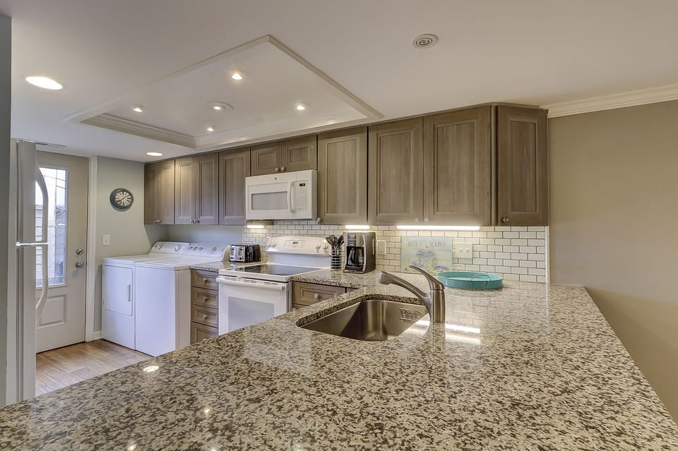 Kitchen | 16 Ocean Club - Kitchen | 16 Ocean Club