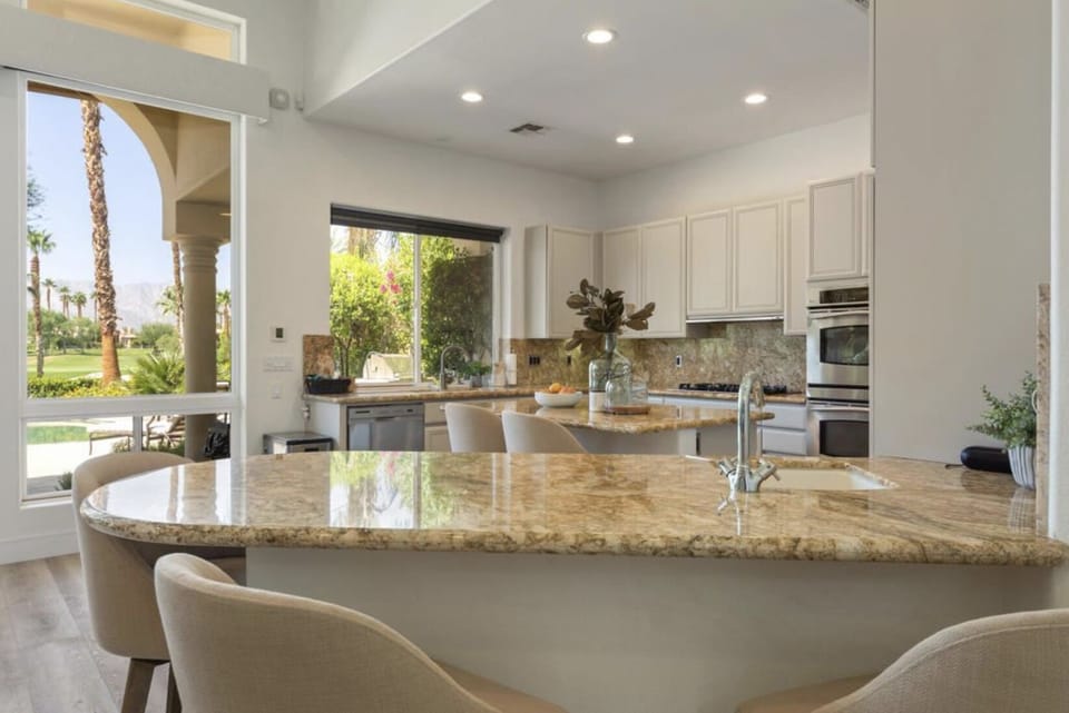 Breakfast nook