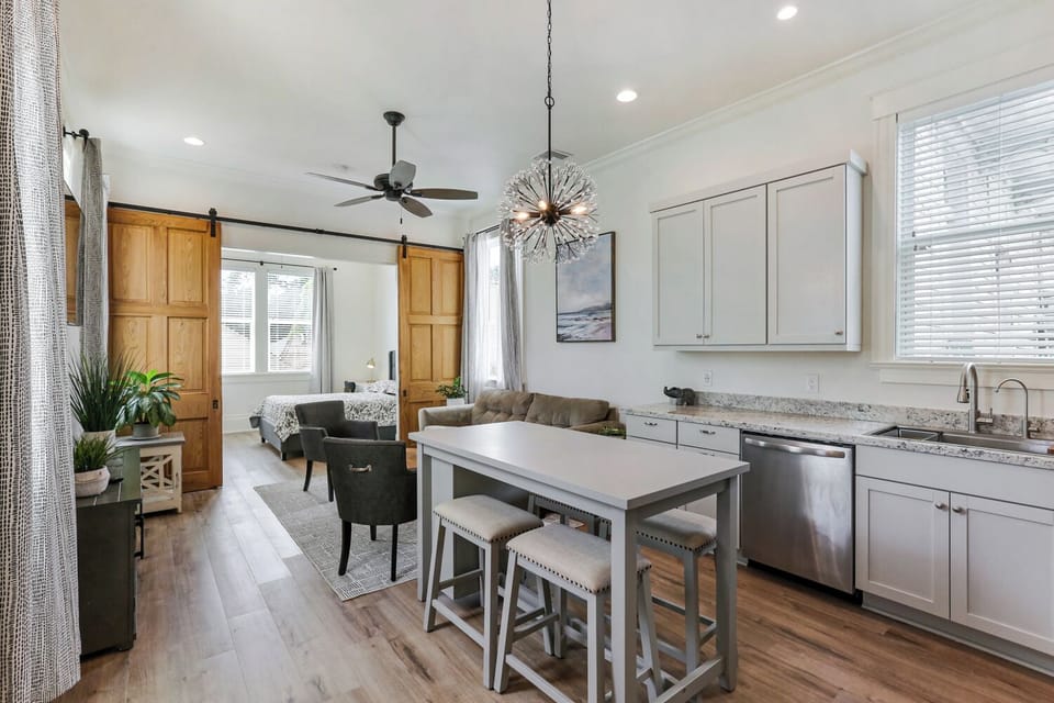 Living / Kitchen area with Bedroom beoynd