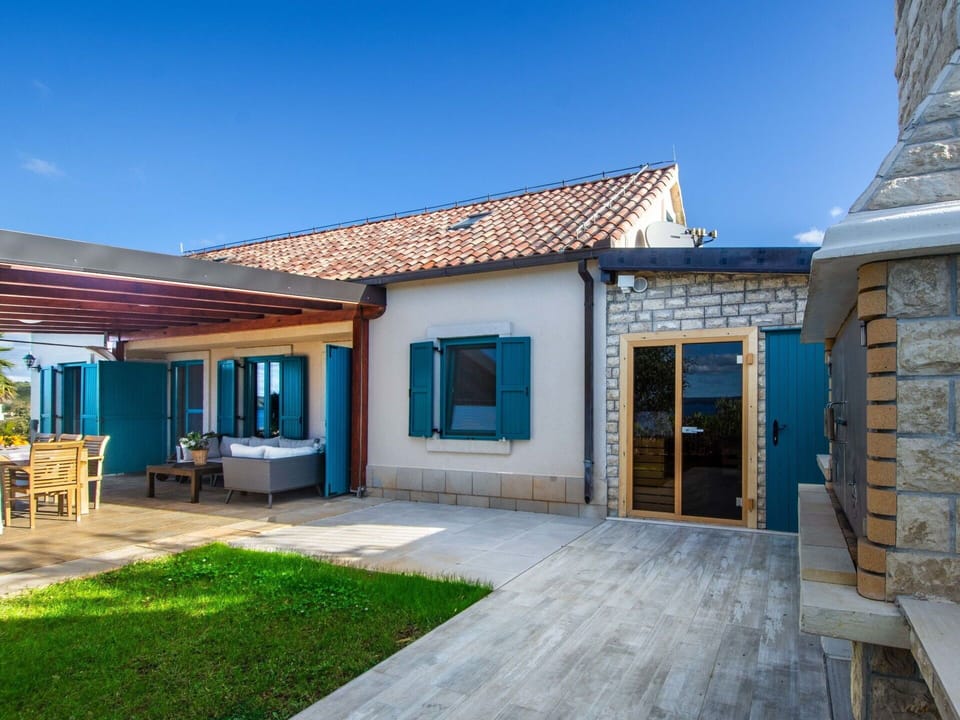 Sky, Building, Plant, Door, Azure, Window, Wood, House, Architecture, Land Lot