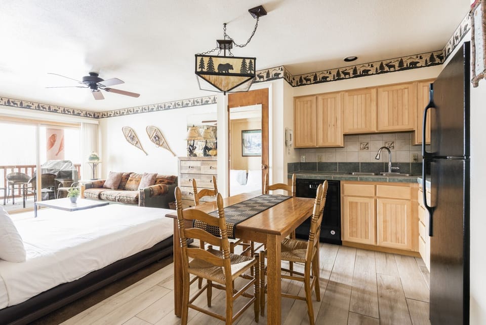 Dining table with seating for 4