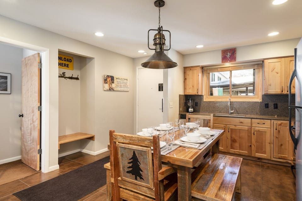 Dining room and entryway 