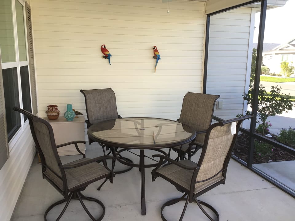 Outdoor dining