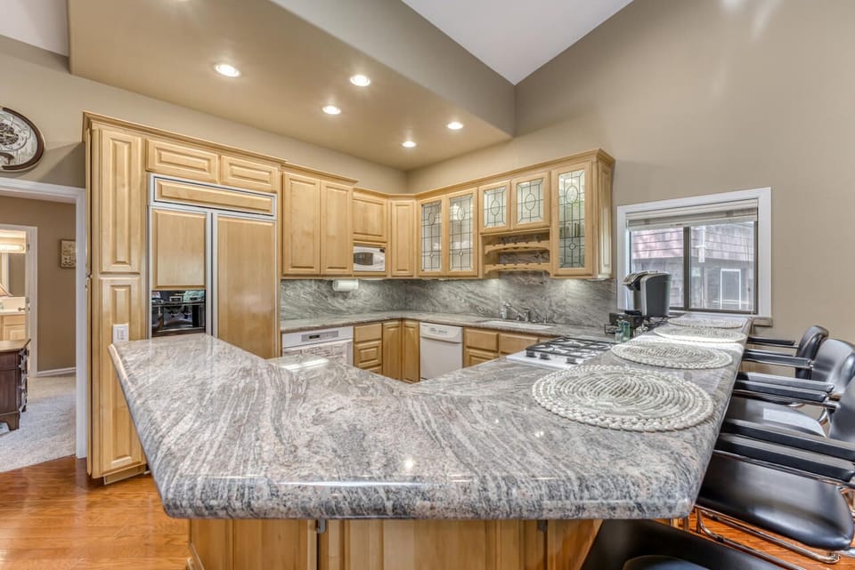 gourmet kitchen