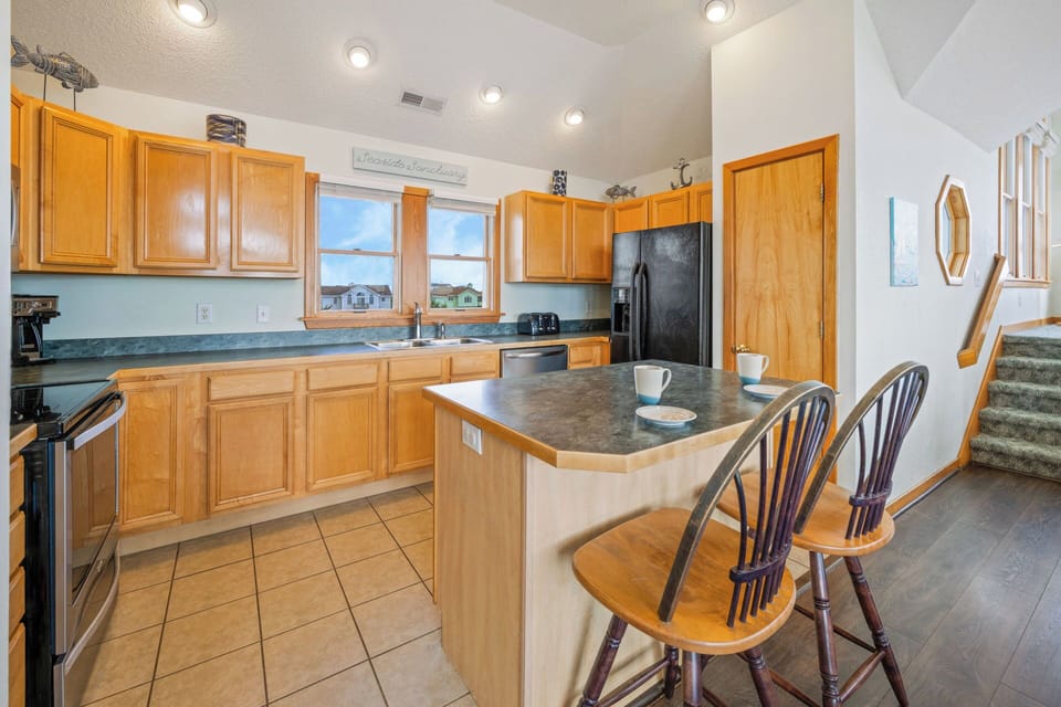 Surf or Sound Realty - 410 - Sea Spray - Kitchen -1