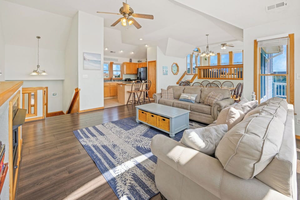 Surf or Sound Realty - 410 - Sea Spray - Great Room -2
