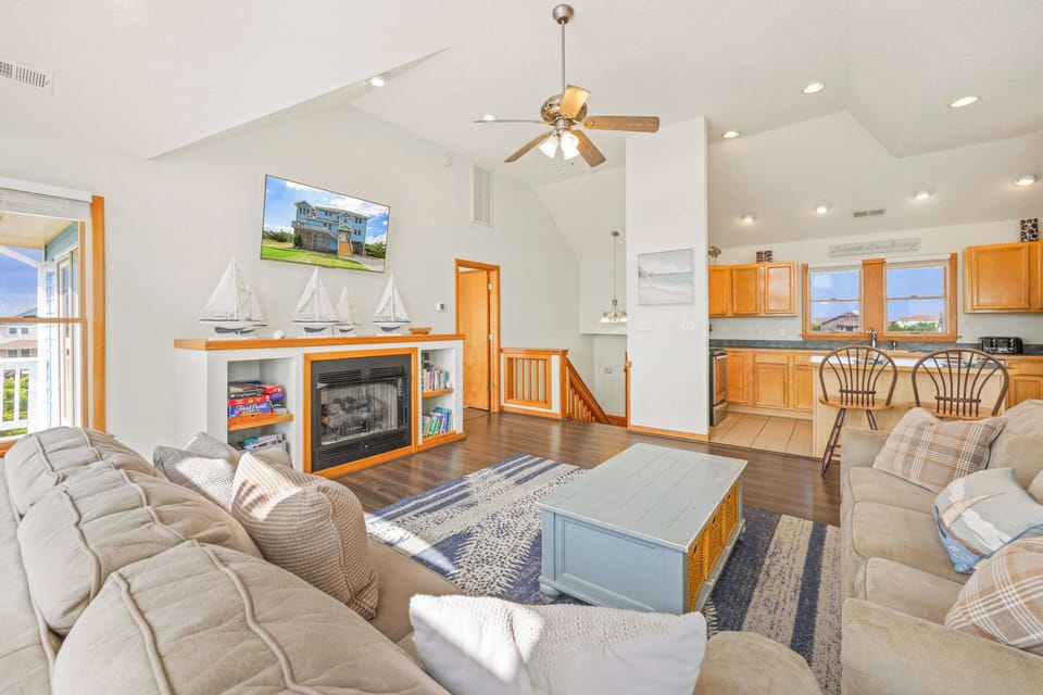 Surf or Sound Realty - 410 - Sea Spray - Great Room -3