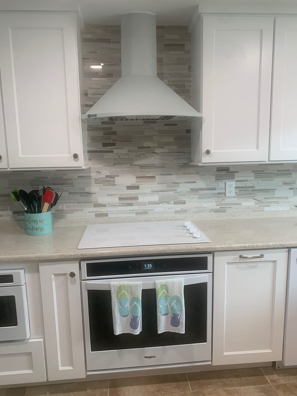 New AKDY Range Hood, Whirlpool: 30" Electric Glass Ceramic Cooktop, & Wall Oven
