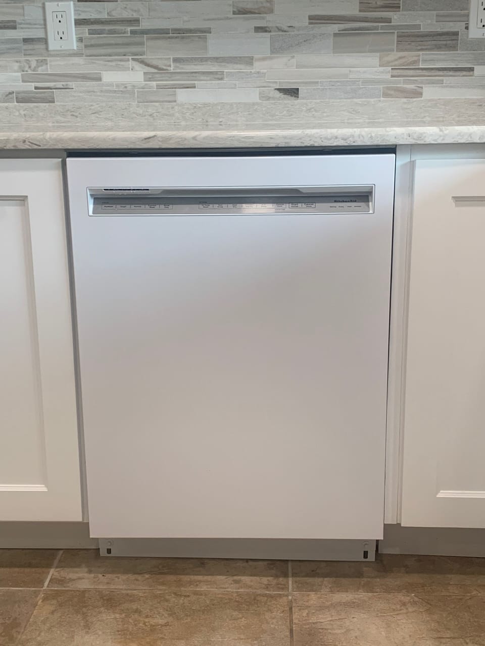New KitchenAid Front Control Built In Dishwasher