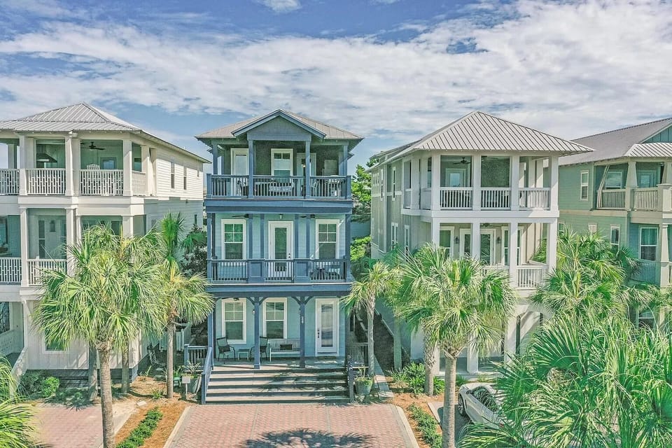 Welcome to Coola Boola!!! You will LOVE with 5 bedroom home with gulf views.