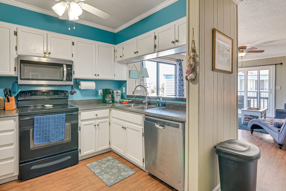 Kitchen | Dishware & Flatware