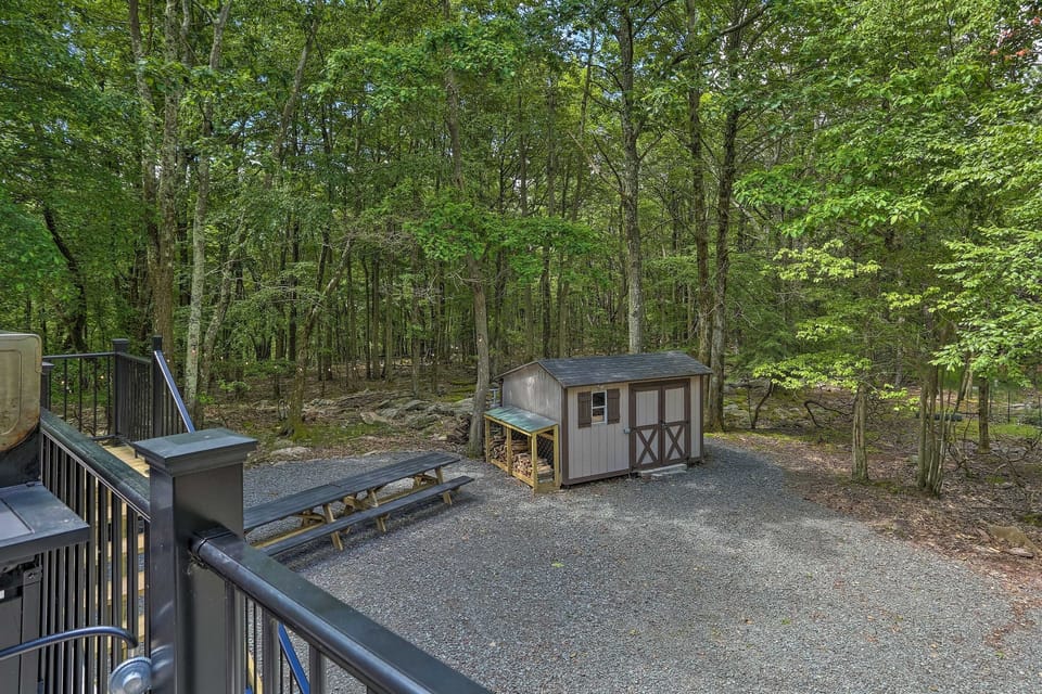 You can park up to 8 cars in the stone driveway.