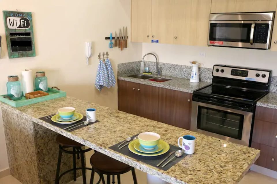 KITCHEN WITH ISLAND