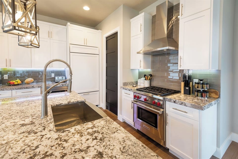 Main Floor - Kitchen