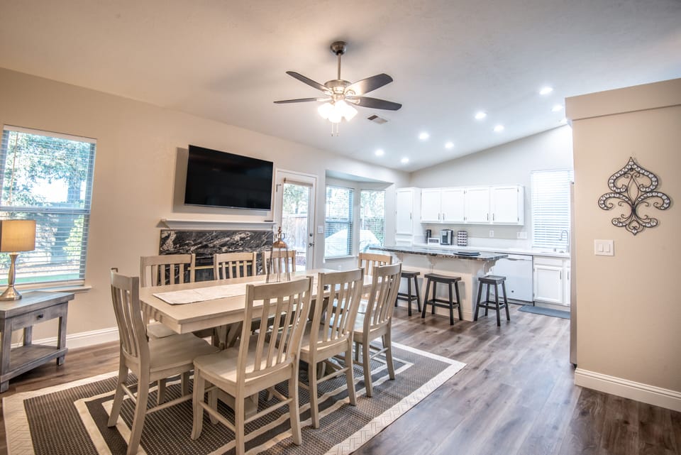 Dining Room/Kitchen