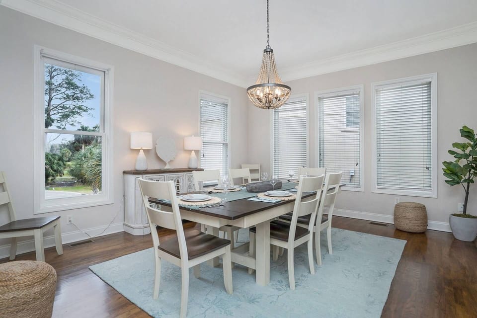 Dining area for family meals!