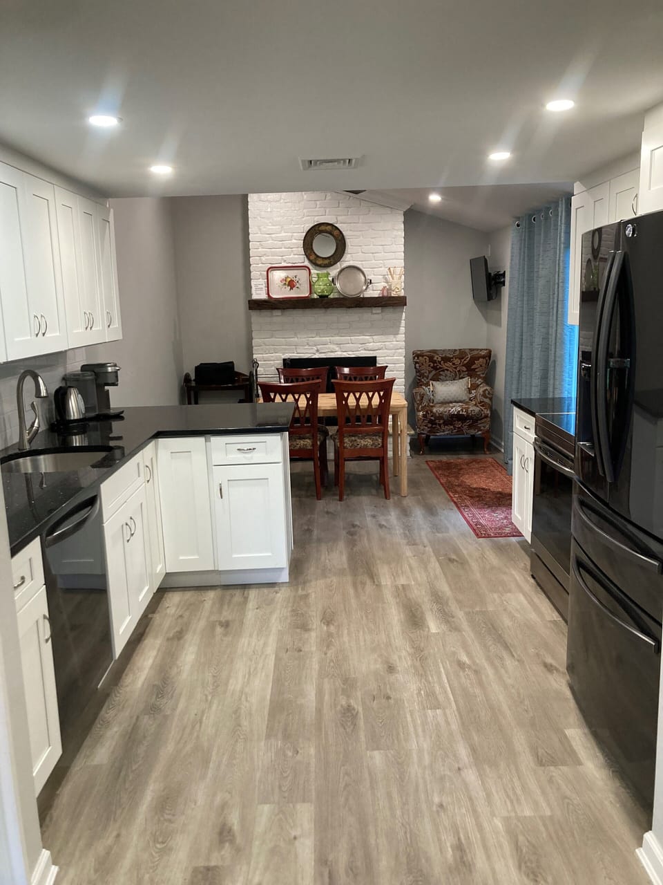sink dishwasher cabinets 