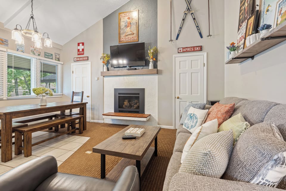 Beautiful and comfortable up north lodge!