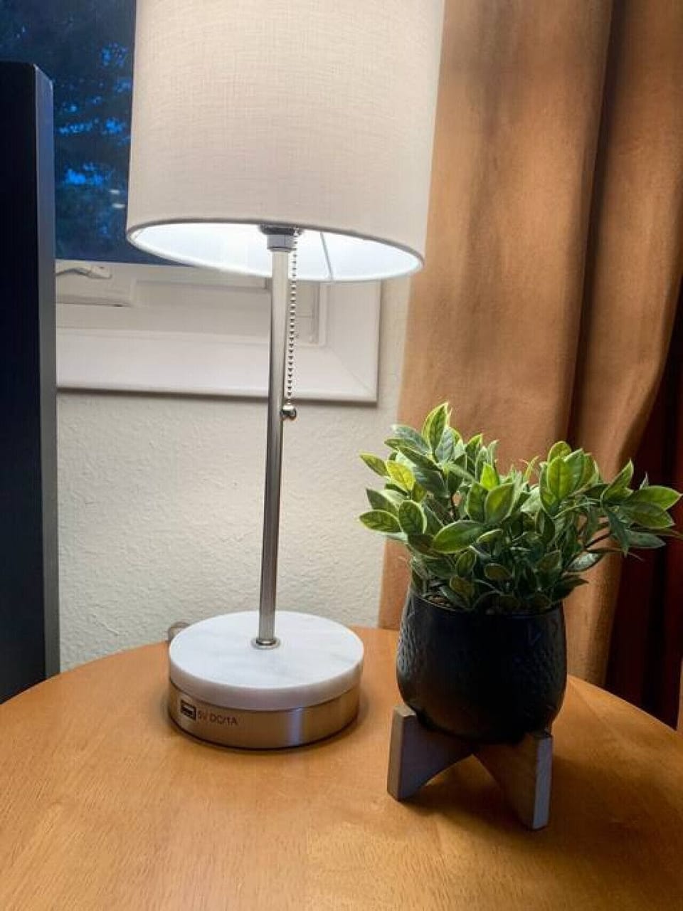 lamp with convenient USB Charging  doc