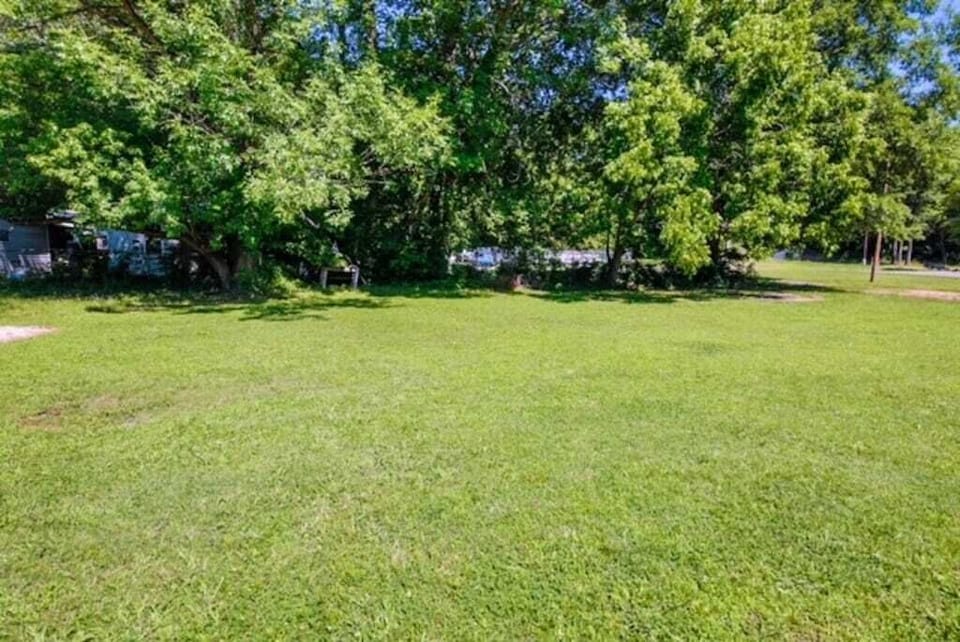 Glorious country backyard awaits!!