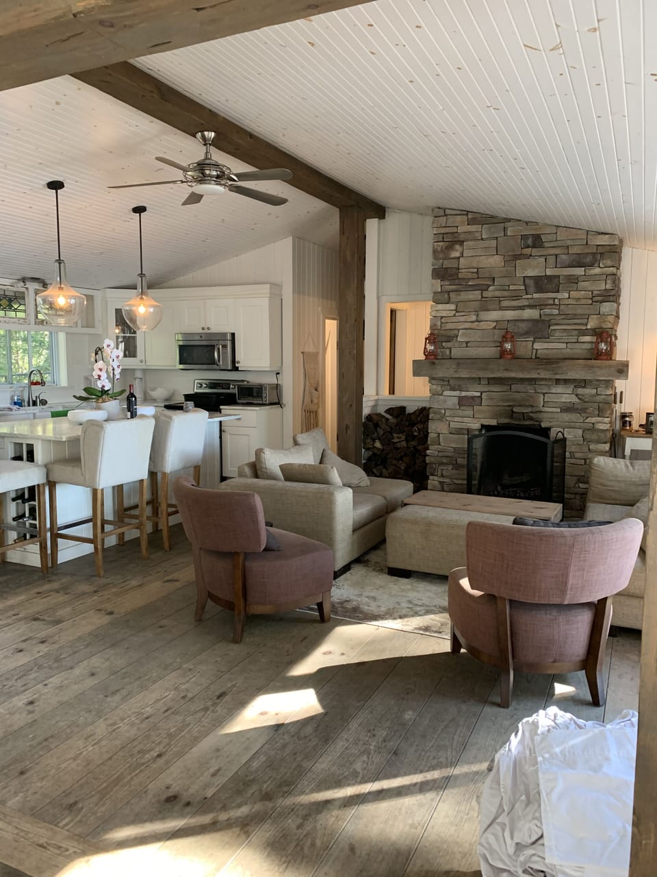 Kitchen+ living room in front of fireplace